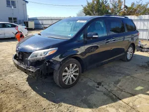 Toyota Sienna 3.5L 6 2016