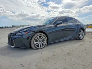 Lexus IS 2.0L 4 2024