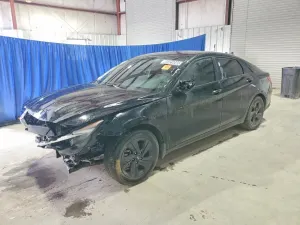Hyundai Elantra 2.0L 4 2023