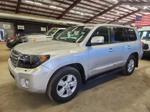 Toyota Land Cruiser 5.7L 8 2013