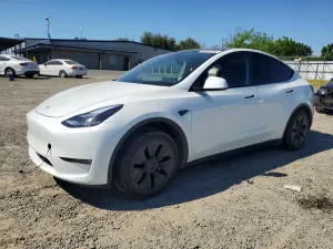Tesla Model Y 2025