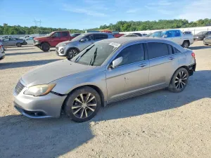 Chrysler 200 2.4L 4 2013