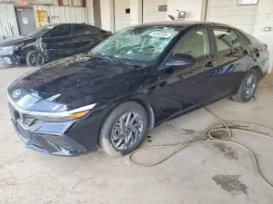 Hyundai Elantra 2.0L 4 2024