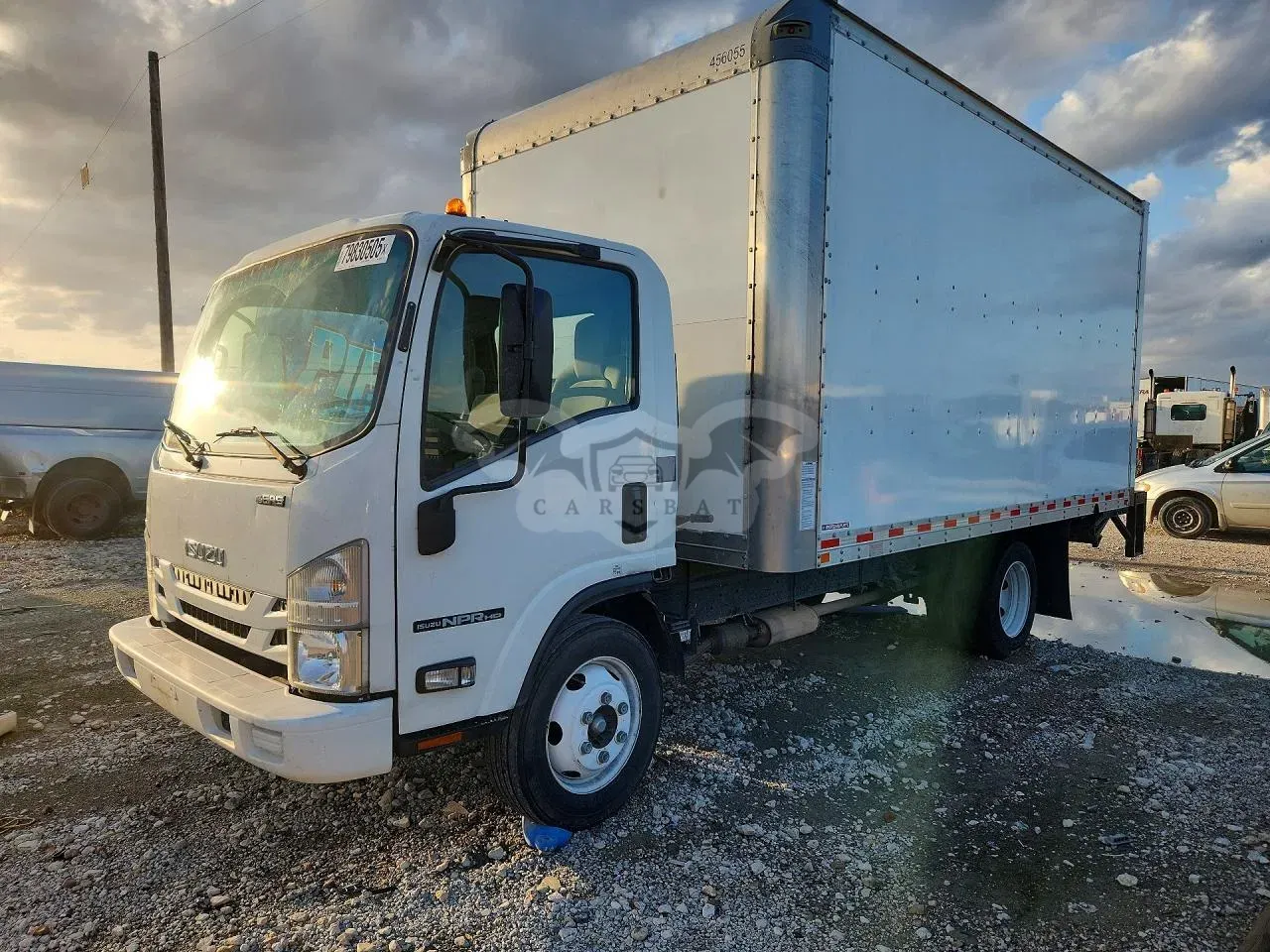 Isuzu NPR 6.6L 8 2021