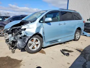 Toyota Sienna 3.5L 6 2017