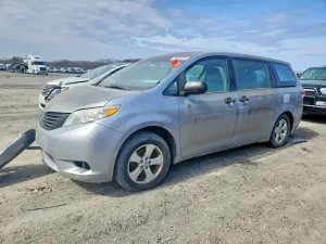 Toyota Sienna 3.5L 6 2013