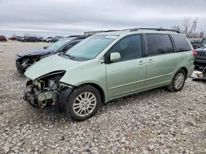 Toyota Sienna 3.5L 6 2010