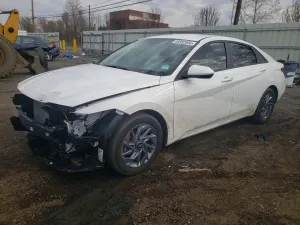 Hyundai Elantra 2.0L 4 2024