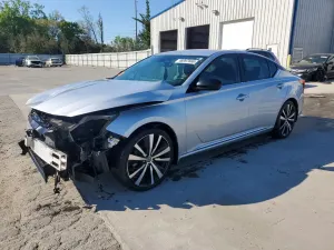 Nissan Altima 2.5L 4 2020