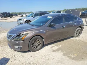 Nissan Altima 2.5L 4 2015