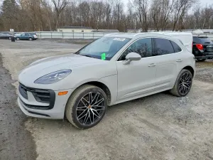 Porsche Macan 2.0L 4 2022