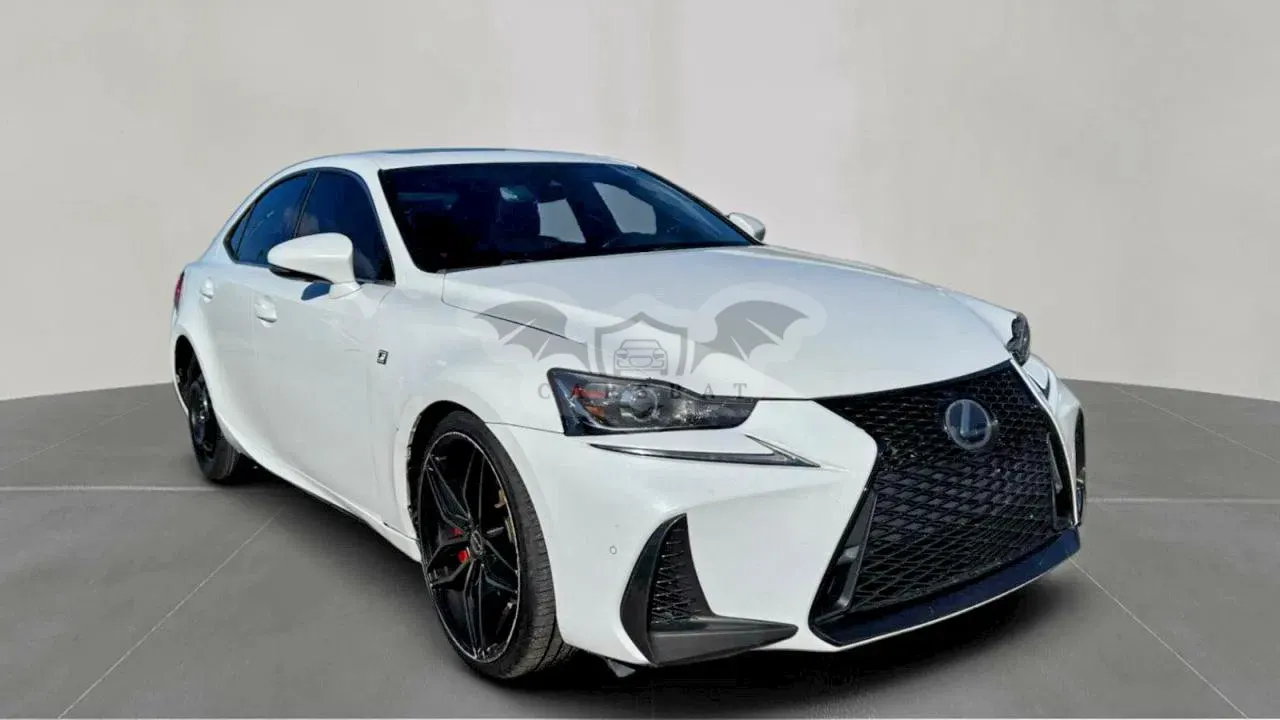 Lexus IS 2.0L 4 2020