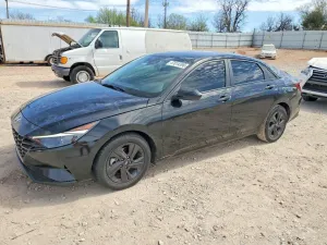 Hyundai Elantra 2.0L 4 2021