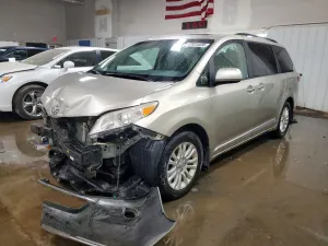 Toyota Sienna 3.5L 6 2017