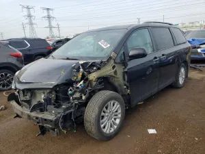 Toyota Sienna 3.5L 6 2015