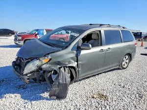 Toyota Sienna 3.5L 6 2012