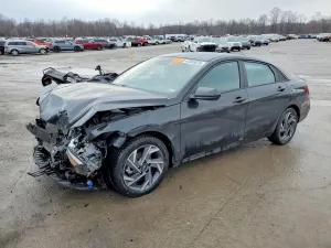 Hyundai Elantra 2.0L 4 2025