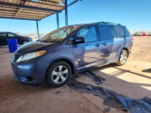 Toyota Sienna 3.5L 6 2013