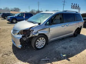 Toyota Sienna 3.5L 6 2016