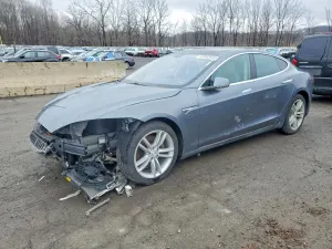 Tesla Model S 2014