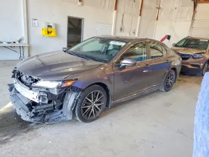 Toyota Camry 2.5L 4 2021