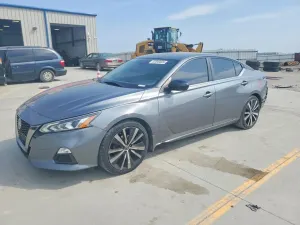 Nissan Altima 2.5L 4 2021