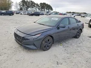 Hyundai Elantra 2.0L 4 2022