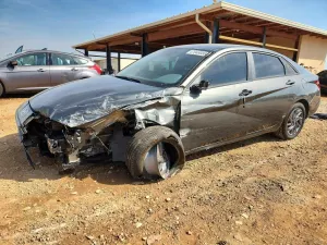 Hyundai Elantra 2.0L 4 2024