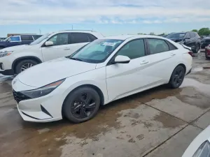 Hyundai Elantra 2.0L 4 2022