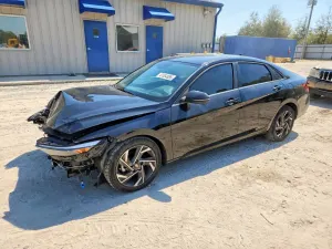 Hyundai Elantra 2.0L 4 2024