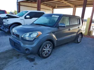 Kia Soul 2.0L 4 2013