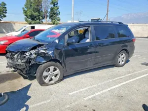 Toyota Sienna 3.5L 6 2020