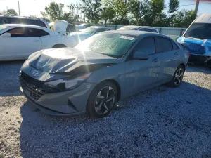Hyundai Elantra 2.0L 4 2023