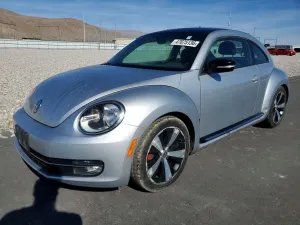 Volkswagen Beetle 2.0L 4 2012