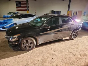 Hyundai Elantra 2.0L 4 2022