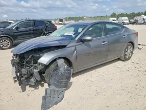 Nissan Altima 2.5L 4 2020