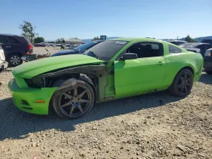 Ford Mustang 3.7L 6 2013