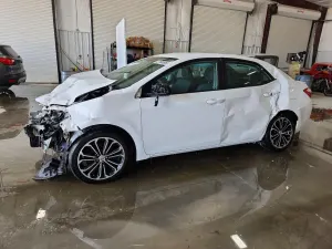 Toyota Corolla 1.8L 4 2015