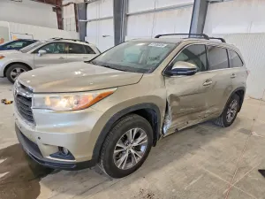 Toyota Highlander 3.5L 6 2015