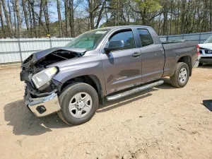 Toyota Tundra 4.6L 8 2015