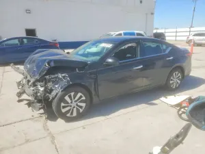 Nissan Altima 2.5L 4 2020