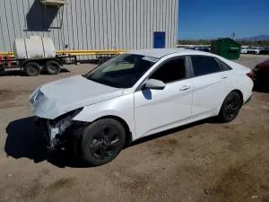 Hyundai Elantra 2.0L 4 2023