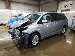 Toyota Sienna 3.5L 6 2017