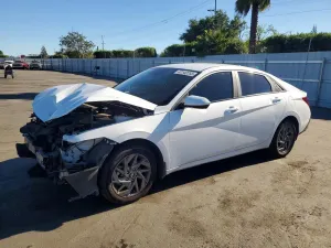 Hyundai Elantra 2.0L 4 2024