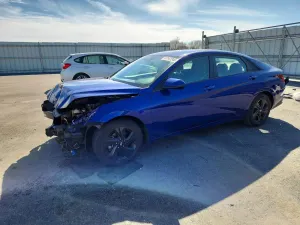Hyundai Elantra 2.0L 4 2021