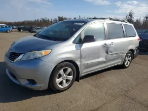 Toyota Sienna 2013