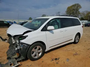 Toyota Sienna 3.5L 6 2013