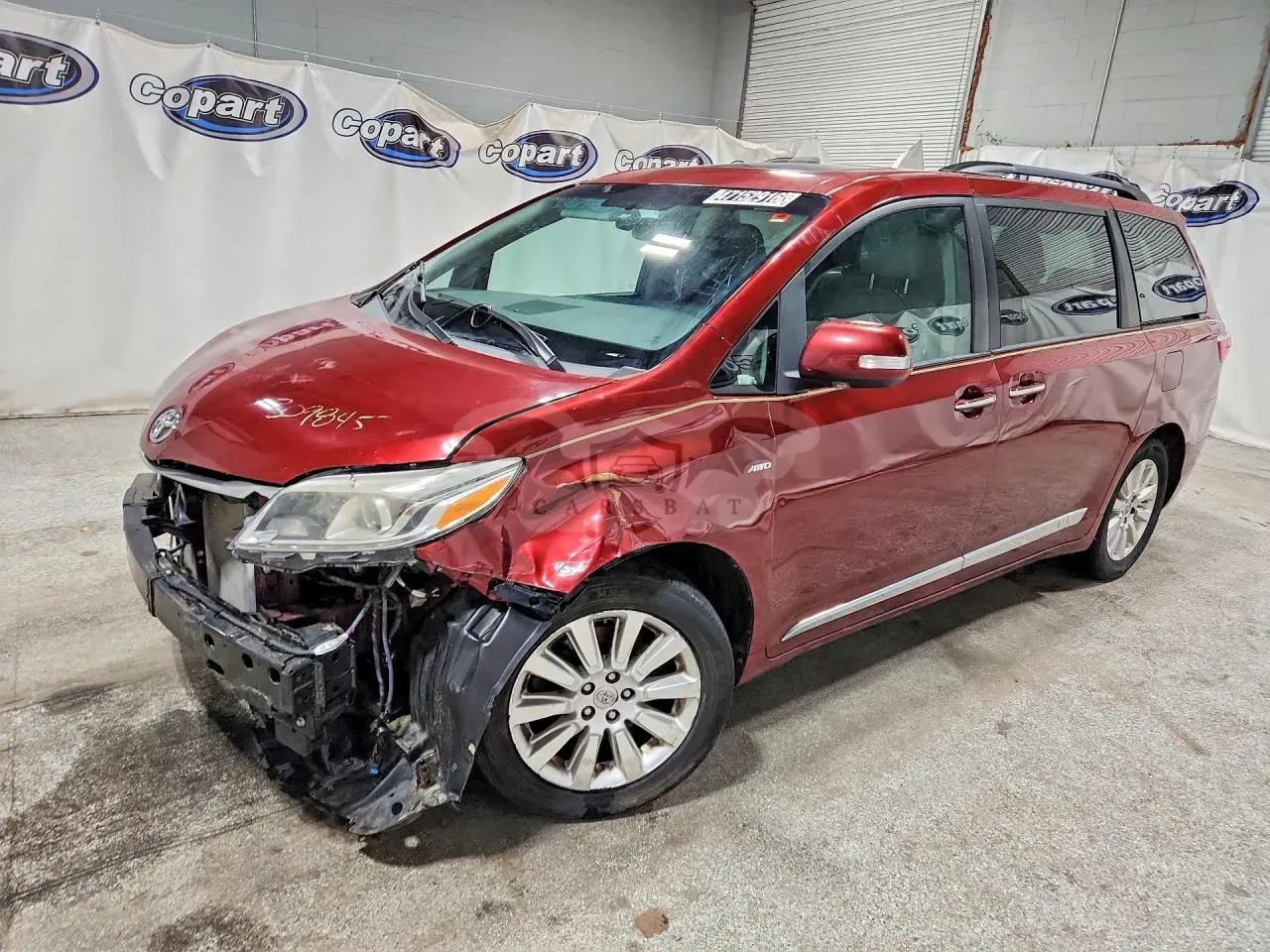 Toyota Sienna 3.5L 6 2016