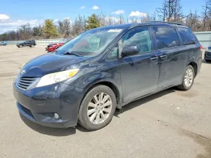 Toyota Sienna 3.5L 6 2013