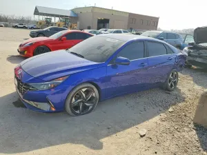 Hyundai Elantra 2.0L 4 2023